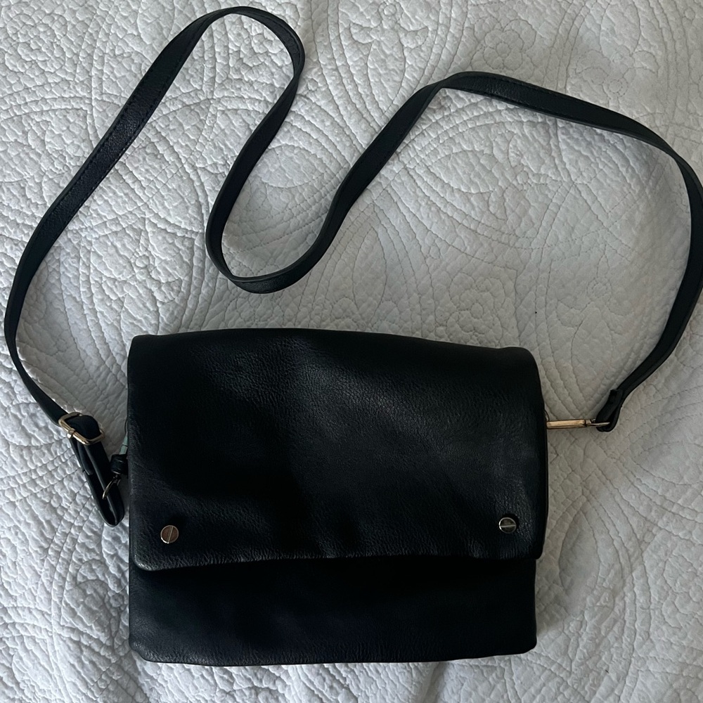 Black crossbody purse